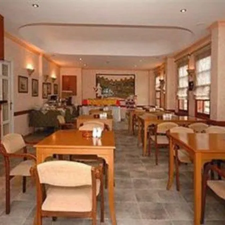 Argos Hotel 